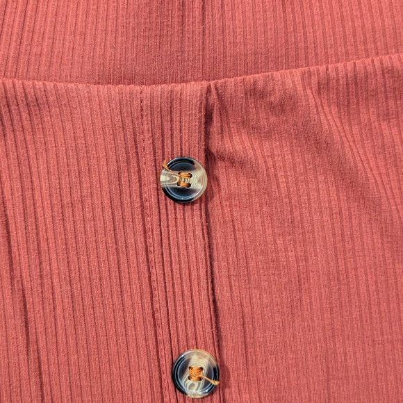 Button-Front Ribbed Midi Skirt in Rust - Picture 2 of 3